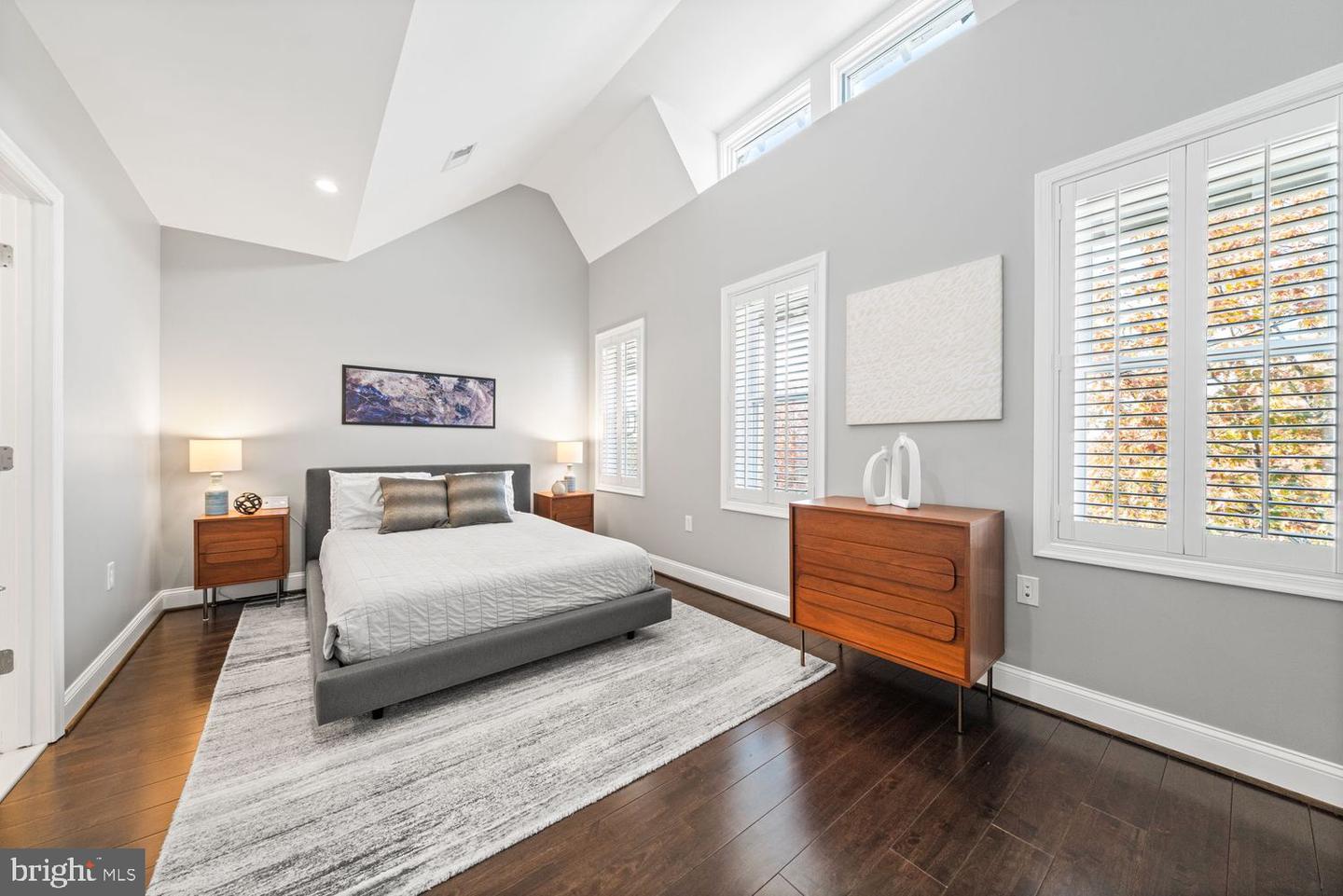 4529 NEW HAMPSHIRE AVE NW, WASHINGTON, District Of Columbia 20011, 4 Bedrooms Bedrooms, ,3 BathroomsBathrooms,Residential,For sale,4529 NEW HAMPSHIRE AVE NW,DCDC2239360 MLS # DCDC2239360