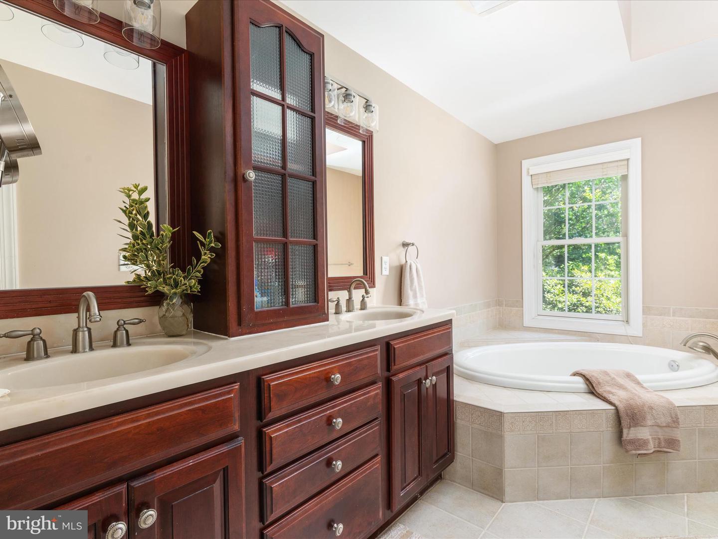 400 DEER RUN CIR, FRONT ROYAL, Virginia 22630, 4 Bedrooms Bedrooms, ,3 BathroomsBathrooms,Residential,For sale,400 DEER RUN CIR,VAWR2013022 MLS # VAWR2013022