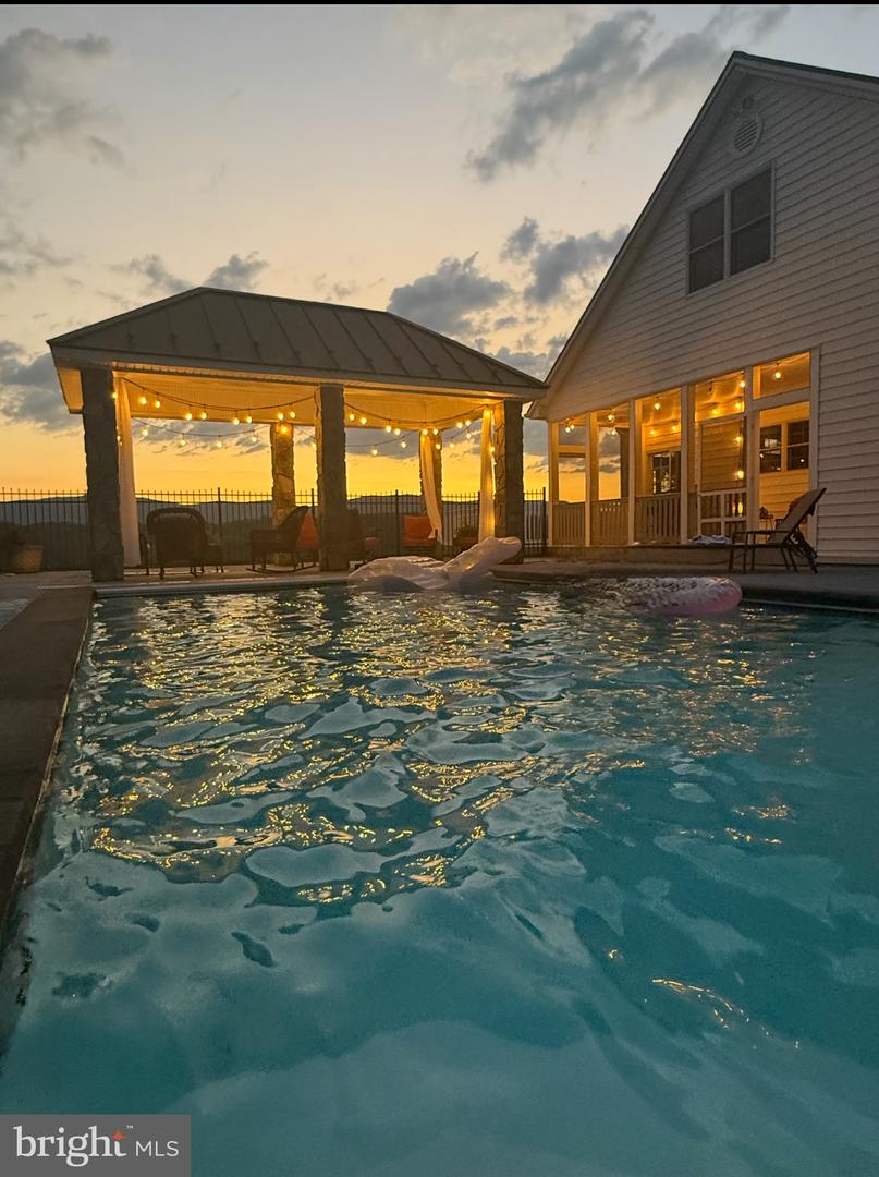 400 DEER RUN CIR, FRONT ROYAL, Virginia 22630, 4 Bedrooms Bedrooms, ,3 BathroomsBathrooms,Residential,For sale,400 DEER RUN CIR,VAWR2013022 MLS # VAWR2013022