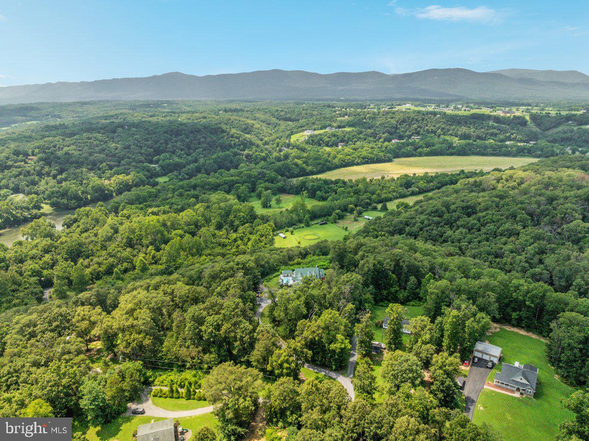 400 DEER RUN CIR, FRONT ROYAL, Virginia 22630, 4 Bedrooms Bedrooms, ,3 BathroomsBathrooms,Residential,For sale,400 DEER RUN CIR,VAWR2013022 MLS # VAWR2013022