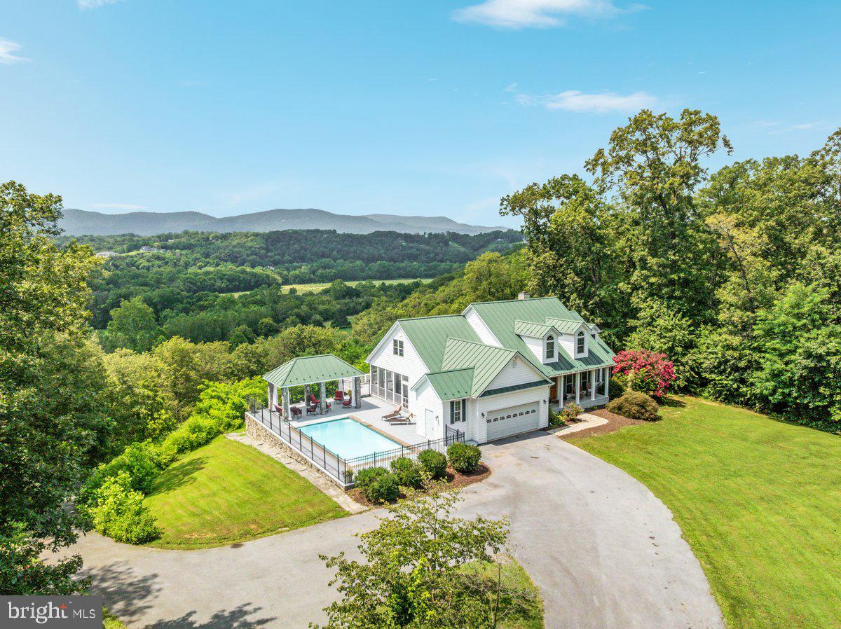 400 DEER RUN CIR, FRONT ROYAL, Virginia 22630, 4 Bedrooms Bedrooms, ,3 BathroomsBathrooms,Residential,For sale,400 DEER RUN CIR,VAWR2013022 MLS # VAWR2013022