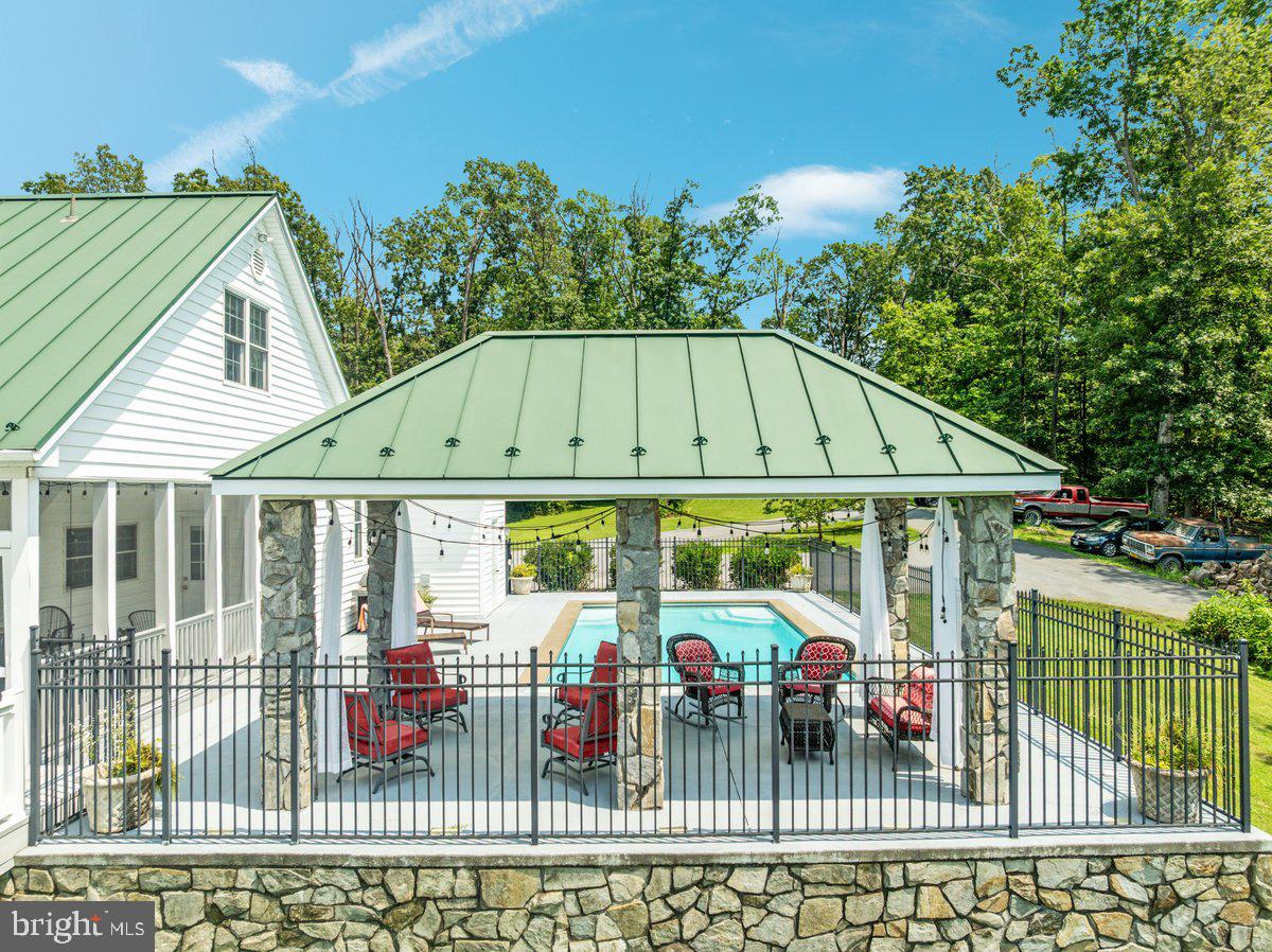 400 DEER RUN CIR, FRONT ROYAL, Virginia 22630, 4 Bedrooms Bedrooms, ,3 BathroomsBathrooms,Residential,For sale,400 DEER RUN CIR,VAWR2013022 MLS # VAWR2013022