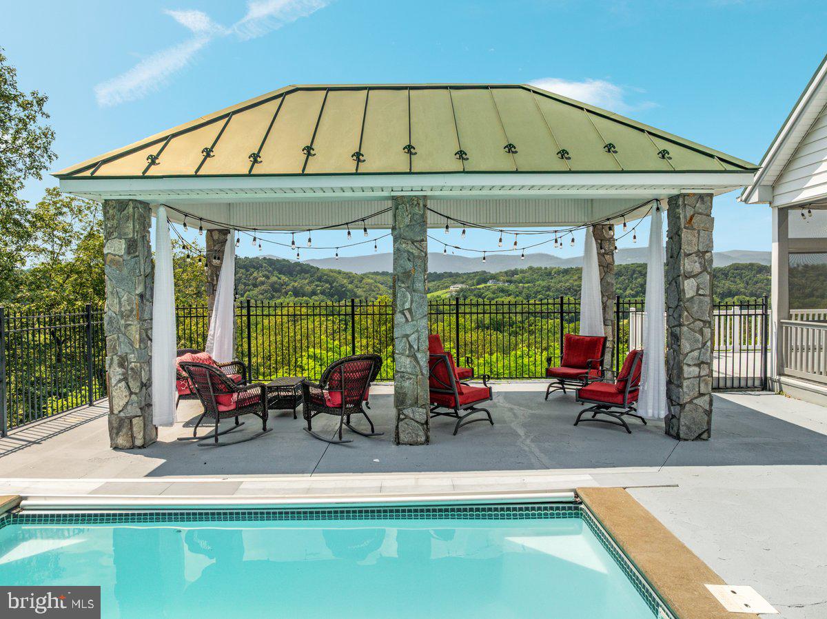 400 DEER RUN CIR, FRONT ROYAL, Virginia 22630, 4 Bedrooms Bedrooms, ,3 BathroomsBathrooms,Residential,For sale,400 DEER RUN CIR,VAWR2013022 MLS # VAWR2013022