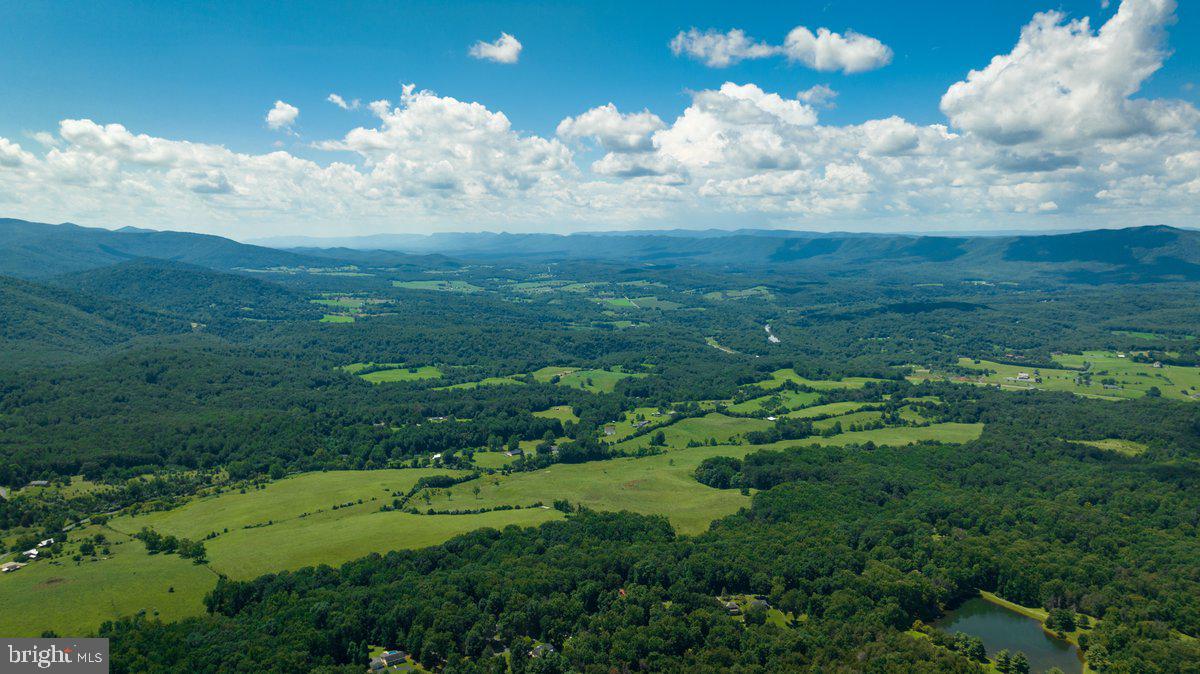 400 DEER RUN CIR, FRONT ROYAL, Virginia 22630, 4 Bedrooms Bedrooms, ,3 BathroomsBathrooms,Residential,For sale,400 DEER RUN CIR,VAWR2013022 MLS # VAWR2013022