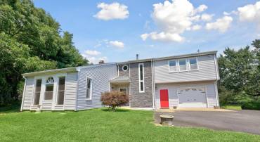 9235 LEES RIDGE RD, WARRENTON, Virginia 20186, 4 Bedrooms Bedrooms, ,2 BathroomsBathrooms,Residential,For sale,9235 LEES RIDGE RD,VAFQ2020026 MLS # VAFQ2020026