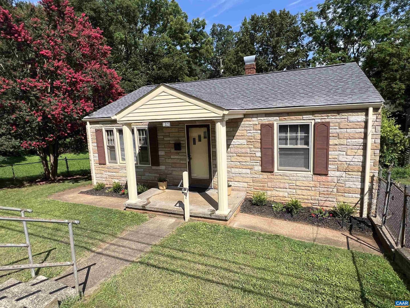 1320 AVON ST, CHARLOTTESVILLE, Virginia 22902, 2 Bedrooms Bedrooms, ,1 BathroomBathrooms,Residential,For sale,1320 AVON ST,672123 MLS # 672123