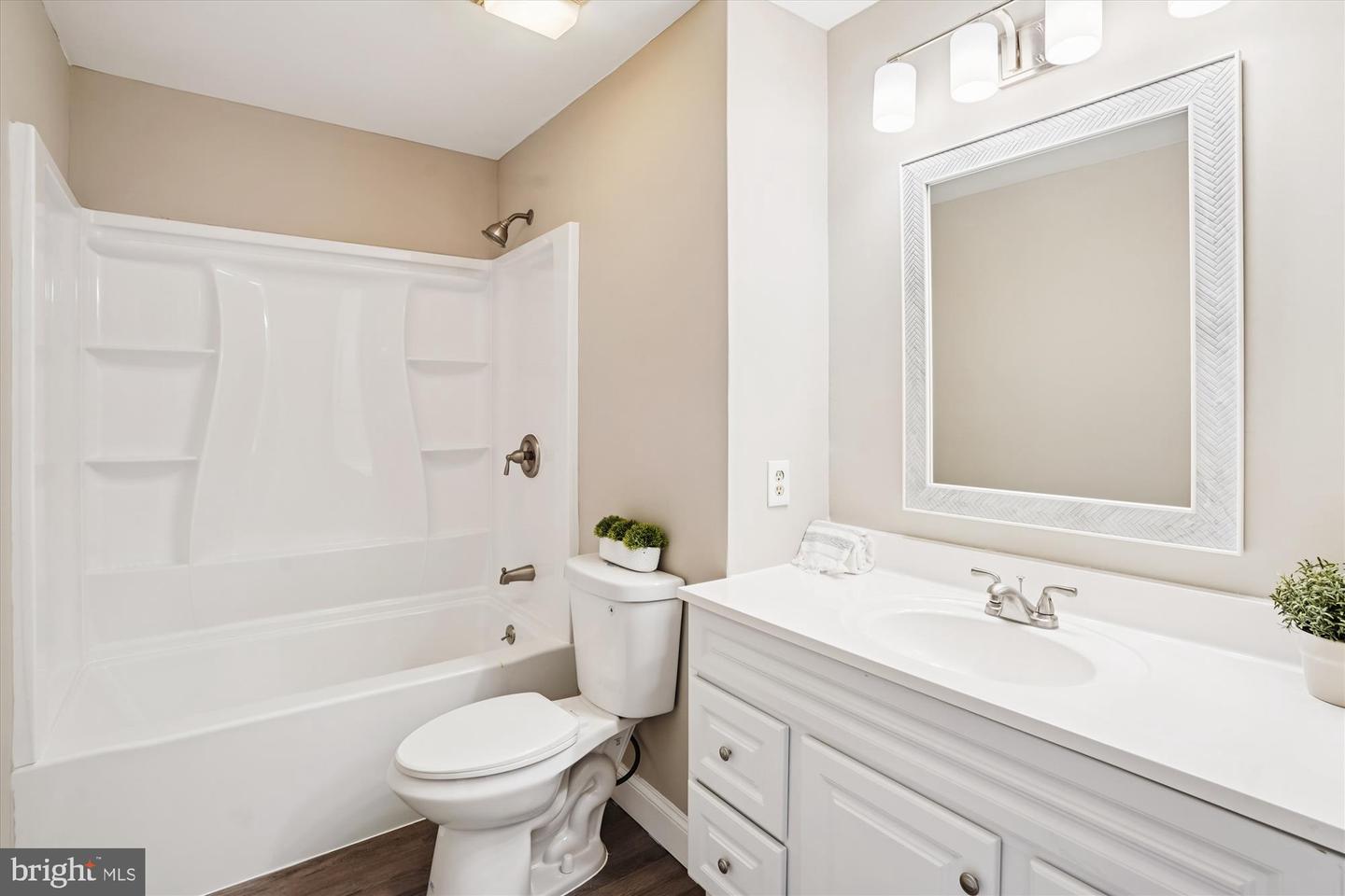 503 RICHMOND SQ NE, LEESBURG, Virginia 20176, 4 Bedrooms Bedrooms, ,3 BathroomsBathrooms,Residential,For sale,503 RICHMOND SQ NE,VALO2113212 MLS # VALO2113212