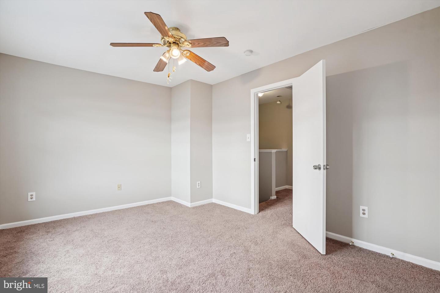 503 RICHMOND SQ NE, LEESBURG, Virginia 20176, 4 Bedrooms Bedrooms, ,3 BathroomsBathrooms,Residential,For sale,503 RICHMOND SQ NE,VALO2113212 MLS # VALO2113212