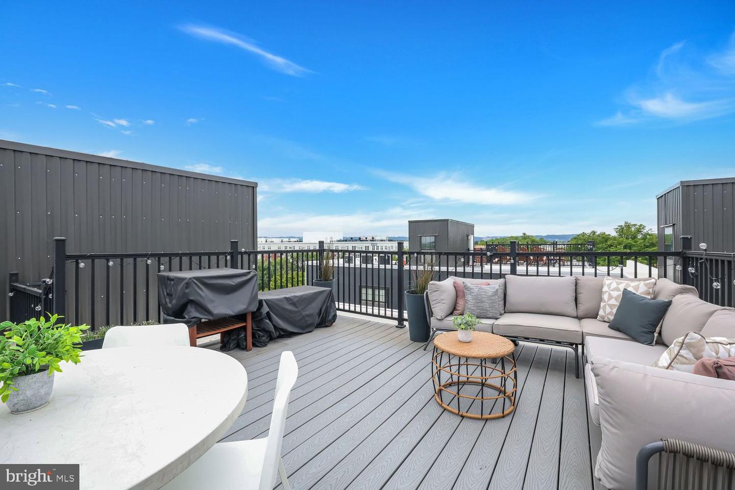 16 17TH ST NE #312, WASHINGTON, District Of Columbia 20002, 2 Bedrooms Bedrooms, ,2 BathroomsBathrooms,Residential,For sale,16 17TH ST NE #312,DCDC2239340 MLS # DCDC2239340