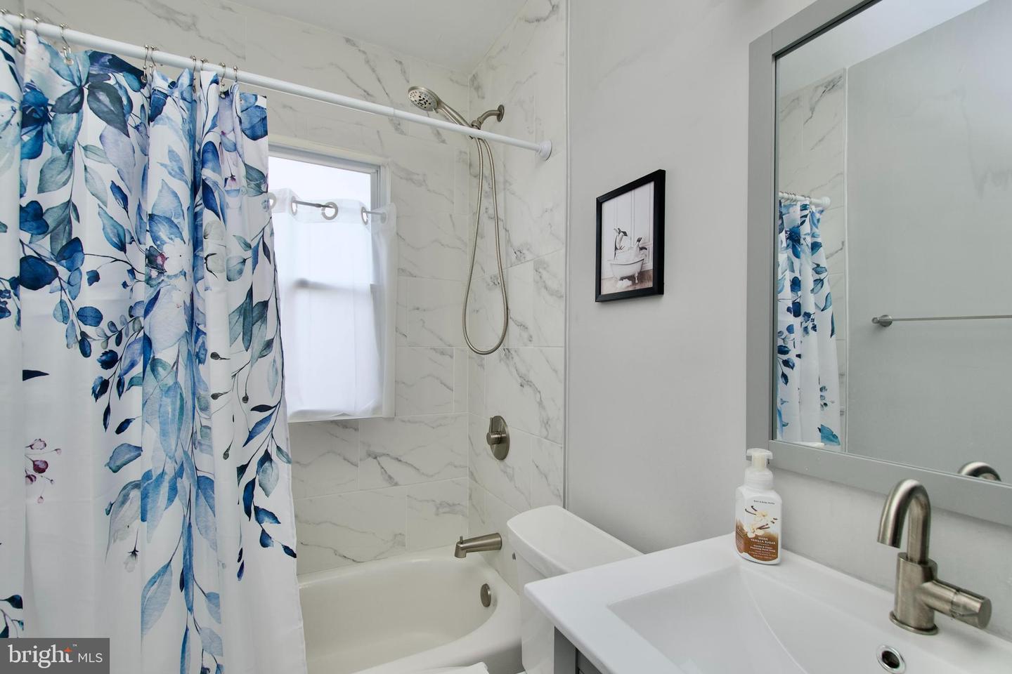 1702 LANG PL NE, WASHINGTON, District Of Columbia 20002, 2 Bedrooms Bedrooms, ,2 BathroomsBathrooms,Residential,For sale,1702 LANG PL NE,DCDC2239348 MLS # DCDC2239348