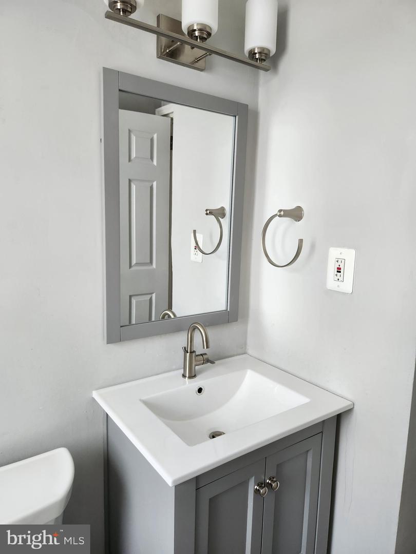 1702 LANG PL NE, WASHINGTON, District Of Columbia 20002, 2 Bedrooms Bedrooms, ,2 BathroomsBathrooms,Residential,For sale,1702 LANG PL NE,DCDC2239348 MLS # DCDC2239348