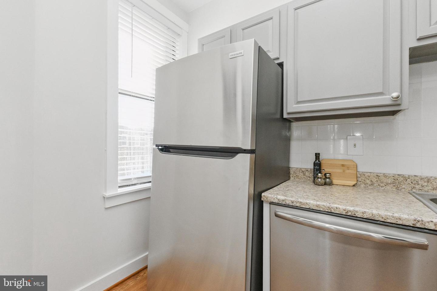7 18TH ST SE #208, WASHINGTON, District Of Columbia 20003, 2 Bedrooms Bedrooms, ,1 BathroomBathrooms,Residential,For sale,7 18TH ST SE #208,DCDC2239364 MLS # DCDC2239364