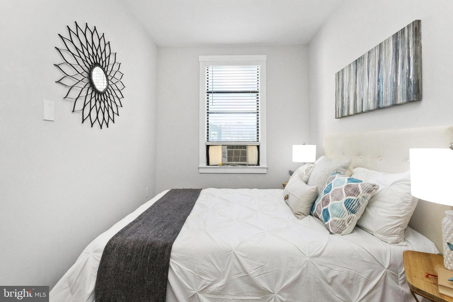 7 18TH ST SE #208, WASHINGTON, District Of Columbia 20003, 2 Bedrooms Bedrooms, ,1 BathroomBathrooms,Residential,For sale,7 18TH ST SE #208,DCDC2239364 MLS # DCDC2239364