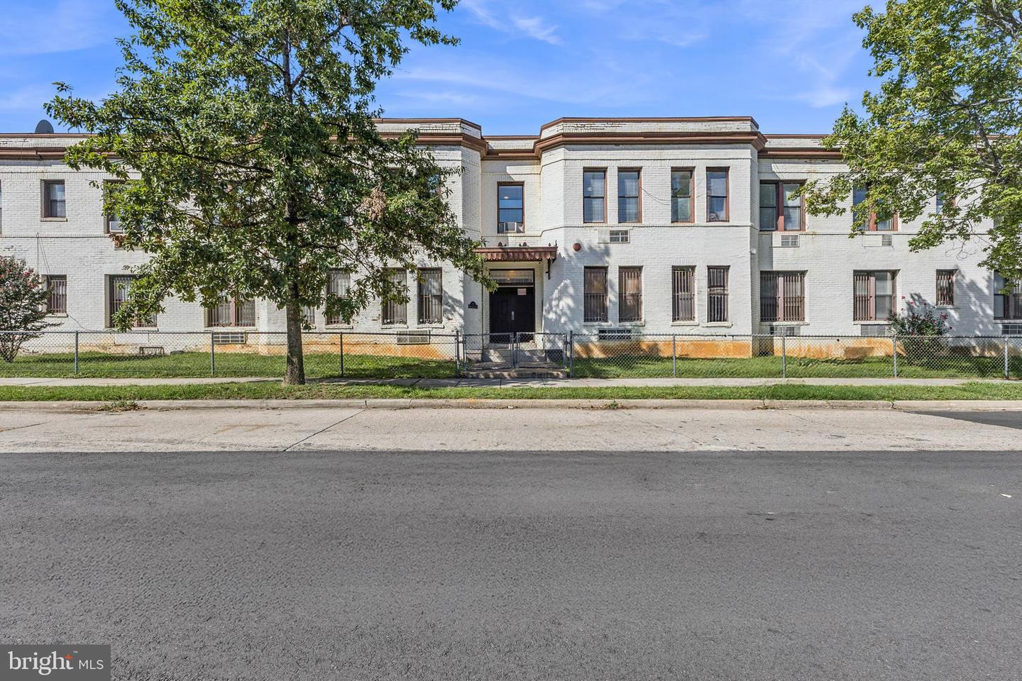 7 18TH ST SE #208, WASHINGTON, District Of Columbia 20003, 2 Bedrooms Bedrooms, ,1 BathroomBathrooms,Residential,For sale,7 18TH ST SE #208,DCDC2239364 MLS # DCDC2239364