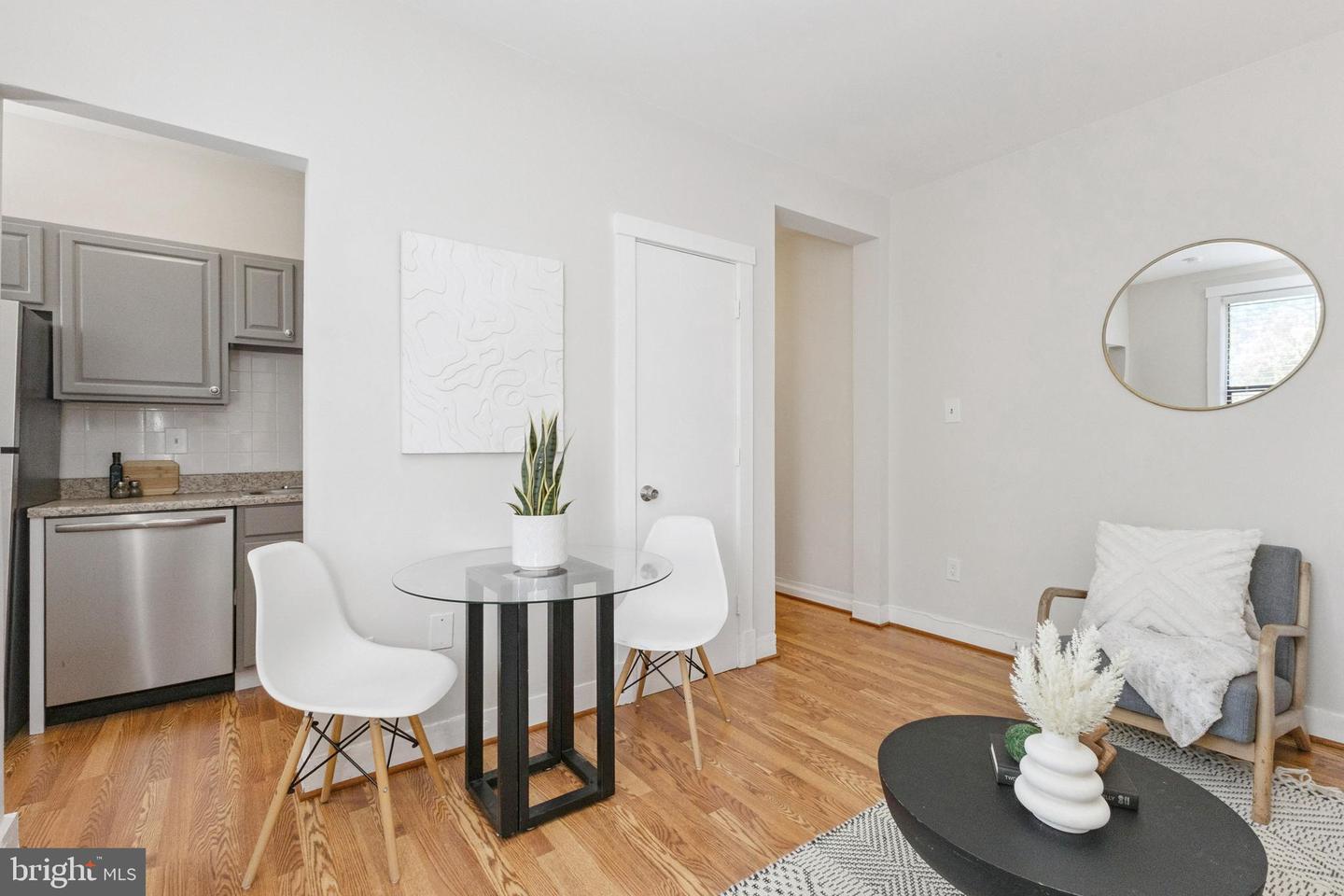 7 18TH ST SE #208, WASHINGTON, District Of Columbia 20003, 2 Bedrooms Bedrooms, ,1 BathroomBathrooms,Residential,For sale,7 18TH ST SE #208,DCDC2239364 MLS # DCDC2239364