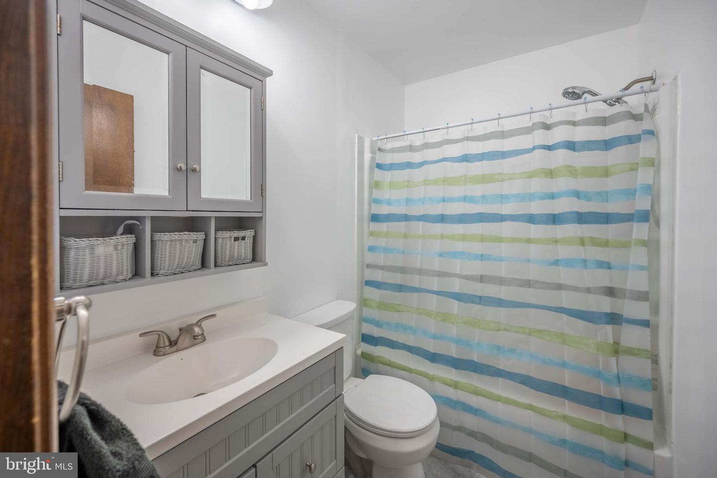 9323 EDINGTON DR, NORTH CHESTERFIELD, Virginia 23237, 4 Bedrooms Bedrooms, 10 Rooms Rooms,2 BathroomsBathrooms,Residential,For sale,9323 EDINGTON DR,VACF2001344 MLS # VACF2001344