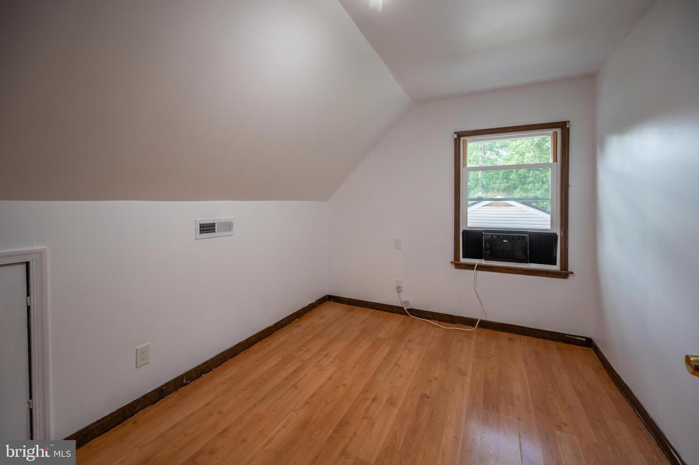 9323 EDINGTON DR, NORTH CHESTERFIELD, Virginia 23237, 4 Bedrooms Bedrooms, 10 Rooms Rooms,2 BathroomsBathrooms,Residential,For sale,9323 EDINGTON DR,VACF2001344 MLS # VACF2001344