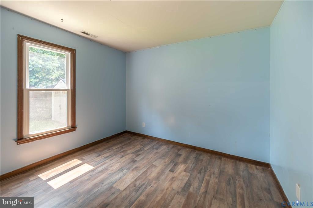 9323 EDINGTON DR, NORTH CHESTERFIELD, Virginia 23237, 4 Bedrooms Bedrooms, 10 Rooms Rooms,2 BathroomsBathrooms,Residential,For sale,9323 EDINGTON DR,VACF2001344 MLS # VACF2001344