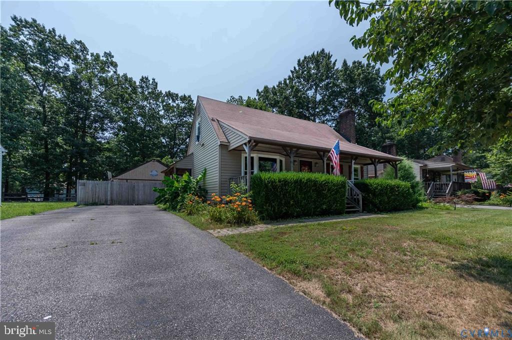 9323 EDINGTON DR, NORTH CHESTERFIELD, Virginia 23237, 4 Bedrooms Bedrooms, 10 Rooms Rooms,2 BathroomsBathrooms,Residential,For sale,9323 EDINGTON DR,VACF2001344 MLS # VACF2001344