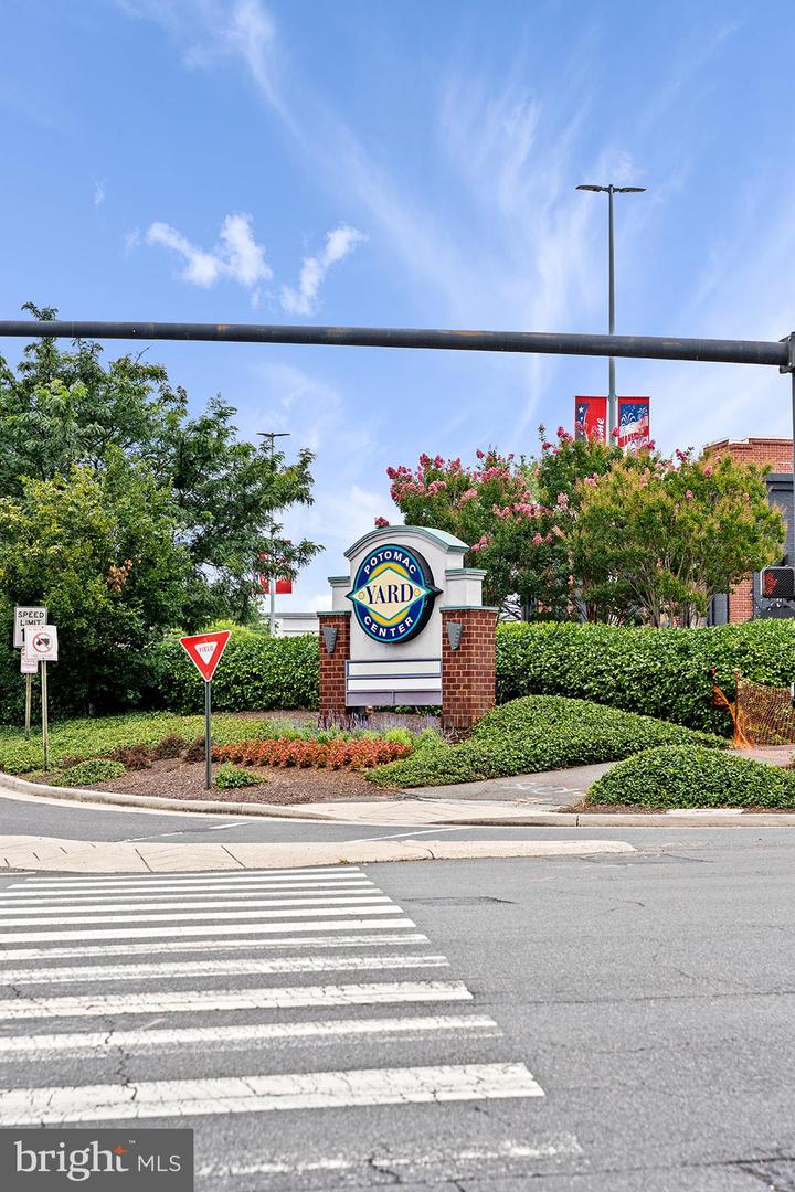 181 E REED AVE #207, ALEXANDRIA, Virginia 22305, 2 Bedrooms Bedrooms, ,2 BathroomsBathrooms,Residential,For sale,181 E REED AVE #207,VAAX2047814 MLS # VAAX2047814