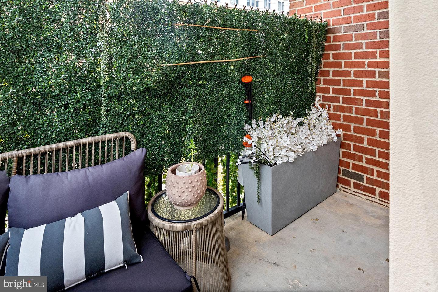 181 E REED AVE #207, ALEXANDRIA, Virginia 22305, 2 Bedrooms Bedrooms, ,2 BathroomsBathrooms,Residential,For sale,181 E REED AVE #207,VAAX2047814 MLS # VAAX2047814