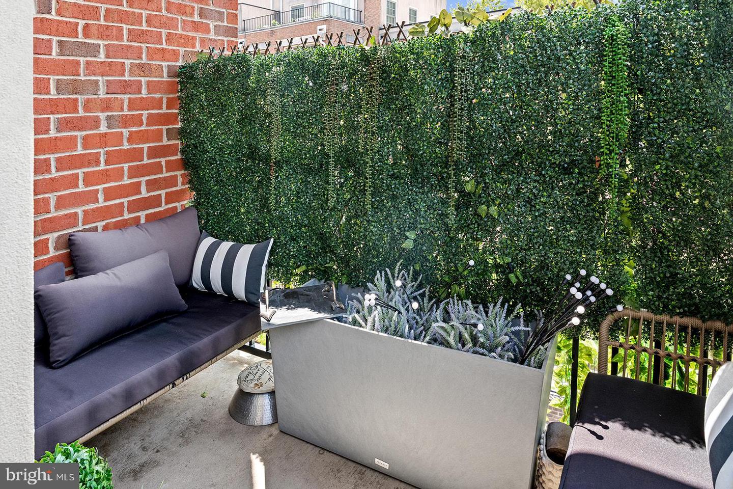 181 E REED AVE #207, ALEXANDRIA, Virginia 22305, 2 Bedrooms Bedrooms, ,2 BathroomsBathrooms,Residential,For sale,181 E REED AVE #207,VAAX2047814 MLS # VAAX2047814