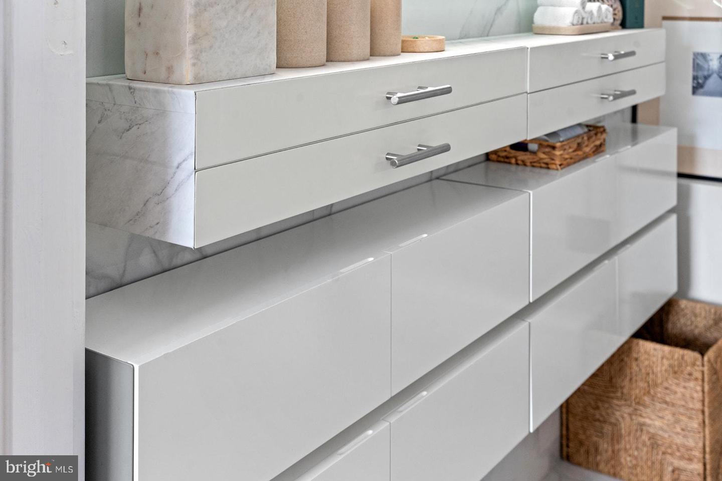 181 E REED AVE #207, ALEXANDRIA, Virginia 22305, 2 Bedrooms Bedrooms, ,2 BathroomsBathrooms,Residential,For sale,181 E REED AVE #207,VAAX2047814 MLS # VAAX2047814