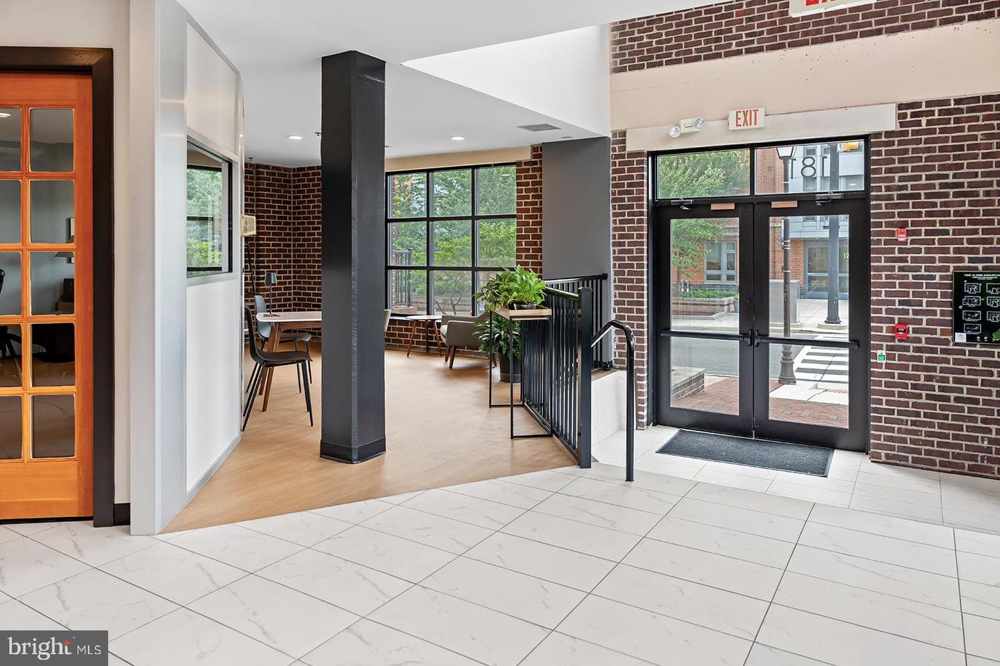 181 E REED AVE #207, ALEXANDRIA, Virginia 22305, 2 Bedrooms Bedrooms, ,2 BathroomsBathrooms,Residential,For sale,181 E REED AVE #207,VAAX2047814 MLS # VAAX2047814