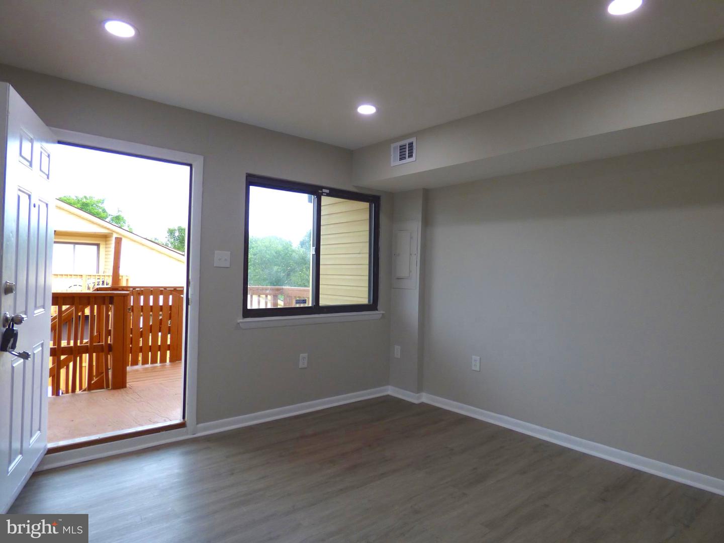 8420 HUERTA CT #162, ALEXANDRIA, Virginia 22309, 2 Bedrooms Bedrooms, ,1 BathroomBathrooms,Residential,For sale,8420 HUERTA CT #162,VAFX2258422 MLS # VAFX2258422