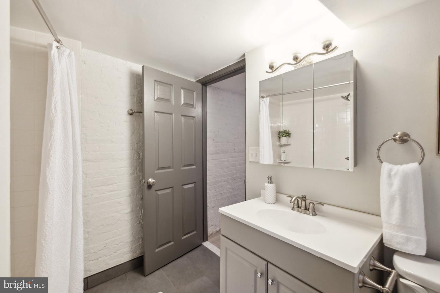 659 MARYLAND AVE NE, WASHINGTON, District Of Columbia 20002, 4 Bedrooms Bedrooms, ,3 BathroomsBathrooms,Residential,For sale,659 MARYLAND AVE NE,DCDC2220282 MLS # DCDC2220282 659 MARYLAND AVE NE, WASHINGTON, District Of Columbia 20002, 4 Bedrooms Bedrooms, ,3 BathroomsBathrooms,Residential,For sale,659 MARYLAND AVE NE,DCDC2220282 MLS # DCDC2220282