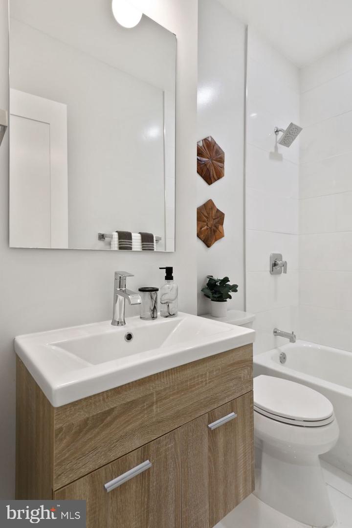 1023 FLORIDA AVE NE, WASHINGTON, District Of Columbia 20002, 5 Bedrooms Bedrooms, ,3 BathroomsBathrooms,Residential,For sale,1023 FLORIDA AVE NE,DCDC2220562 MLS # DCDC2220562