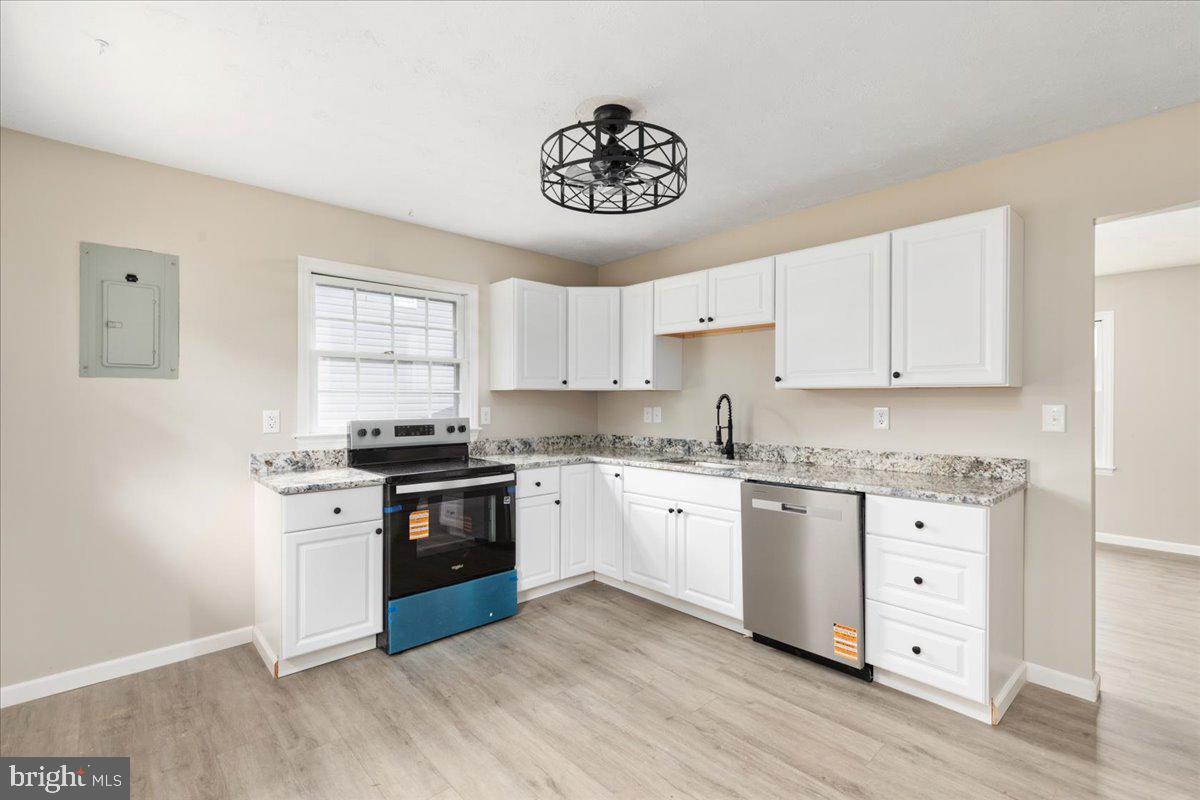 1311 MONROE AVE, FRONT ROYAL, Virginia 22630, 2 Bedrooms Bedrooms, ,1 BathroomBathrooms,Residential,For sale,1311 MONROE AVE,VAWR2012222 MLS # VAWR2012222