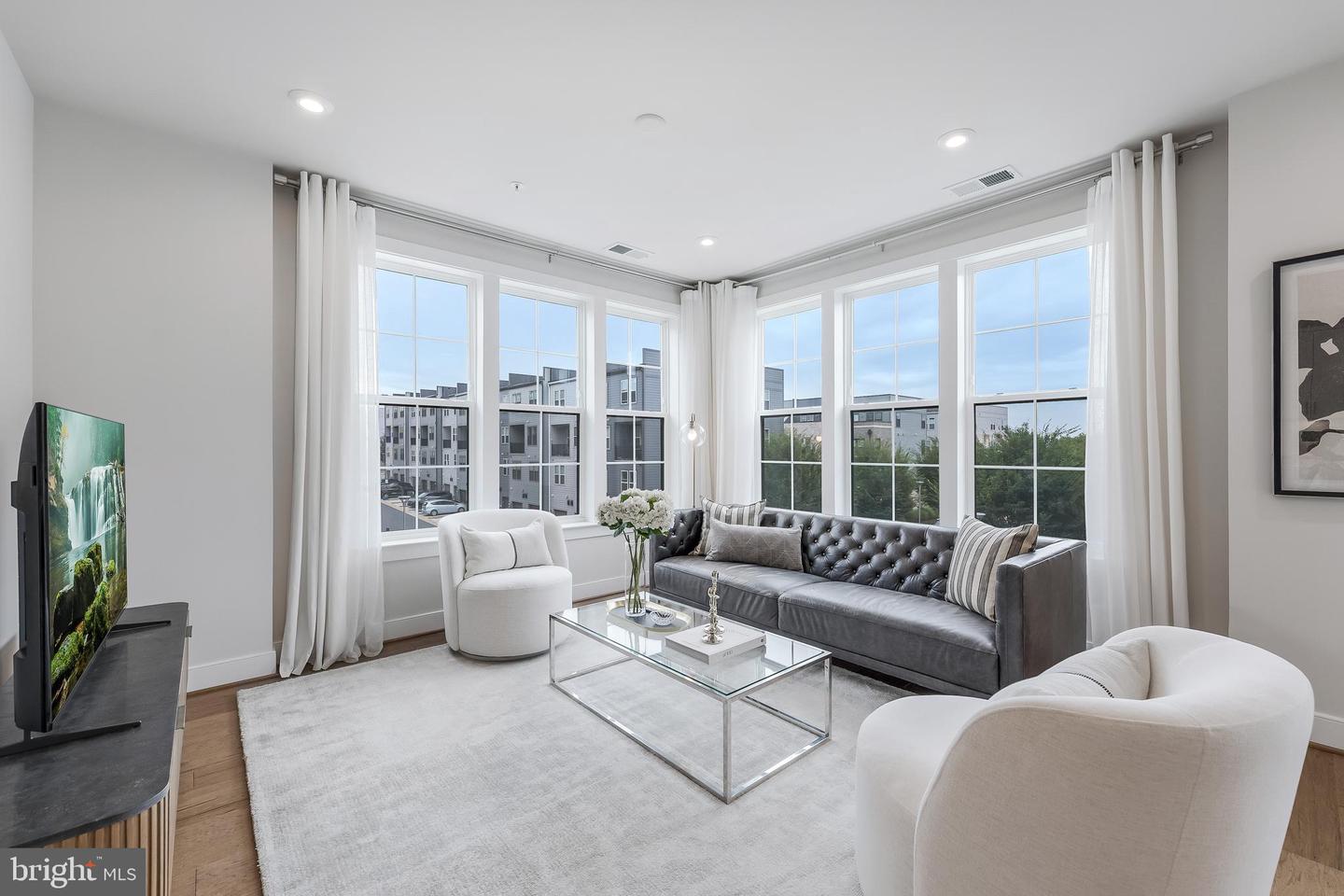 2320 FIELD POINT RD #201, HERNDON, Virginia 20171, 2 Bedrooms Bedrooms, ,2 BathroomsBathrooms,Residential,For sale,2320 FIELD POINT RD #201,VAFX2267156 MLS # VAFX2267156