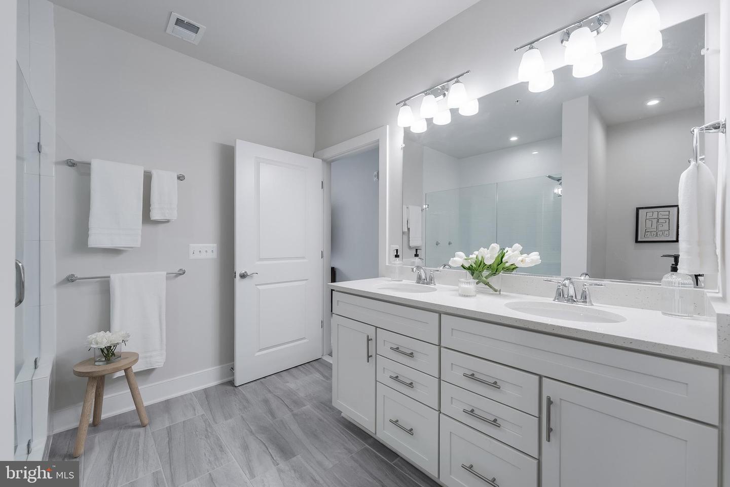 2320 FIELD POINT RD #201, HERNDON, Virginia 20171, 2 Bedrooms Bedrooms, ,2 BathroomsBathrooms,Residential,For sale,2320 FIELD POINT RD #201,VAFX2267156 MLS # VAFX2267156