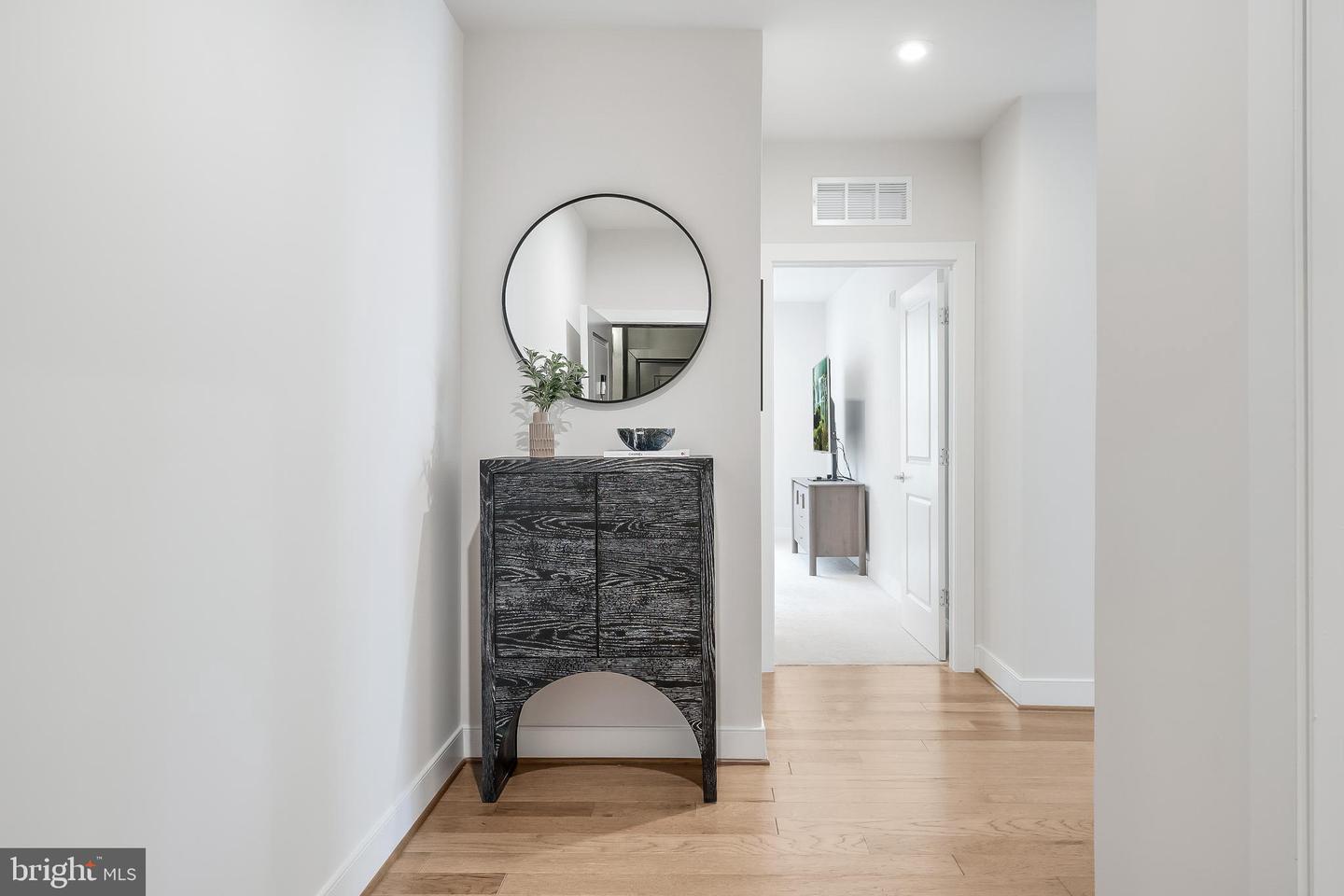 2320 FIELD POINT RD #201, HERNDON, Virginia 20171, 2 Bedrooms Bedrooms, ,2 BathroomsBathrooms,Residential,For sale,2320 FIELD POINT RD #201,VAFX2267156 MLS # VAFX2267156