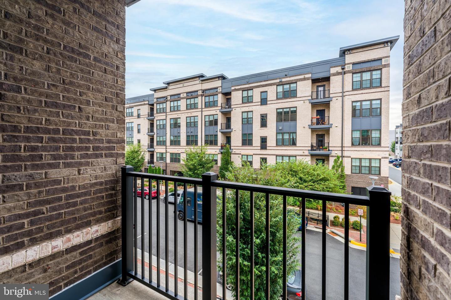 2320 FIELD POINT RD #201, HERNDON, Virginia 20171, 2 Bedrooms Bedrooms, ,2 BathroomsBathrooms,Residential,For sale,2320 FIELD POINT RD #201,VAFX2267156 MLS # VAFX2267156