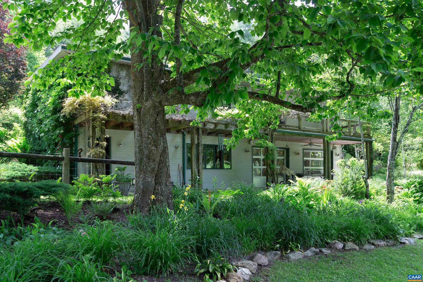 170 & 174 SARVISBERRY LN SW, FLOYD, Virginia 24091, 6 Bedrooms Bedrooms, ,6 BathroomsBathrooms,Residential,For sale,170 & 174 SARVISBERRY LN SW,669138 MLS # 669138