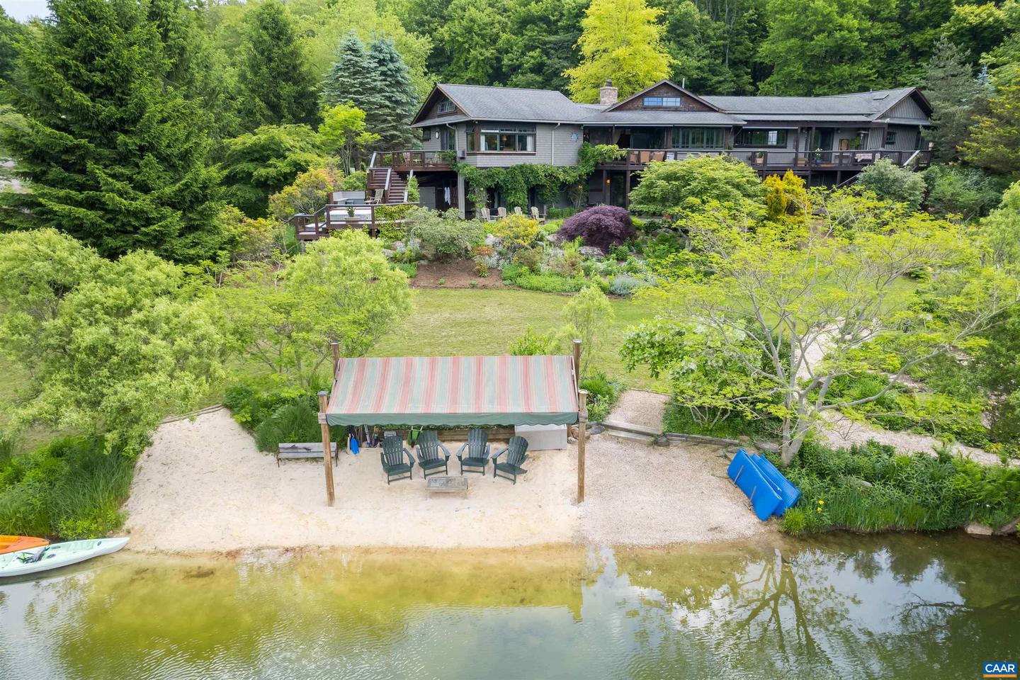 170 & 174 SARVISBERRY LN SW, FLOYD, Virginia 24091, 6 Bedrooms Bedrooms, ,6 BathroomsBathrooms,Residential,For sale,170 & 174 SARVISBERRY LN SW,669138 MLS # 669138