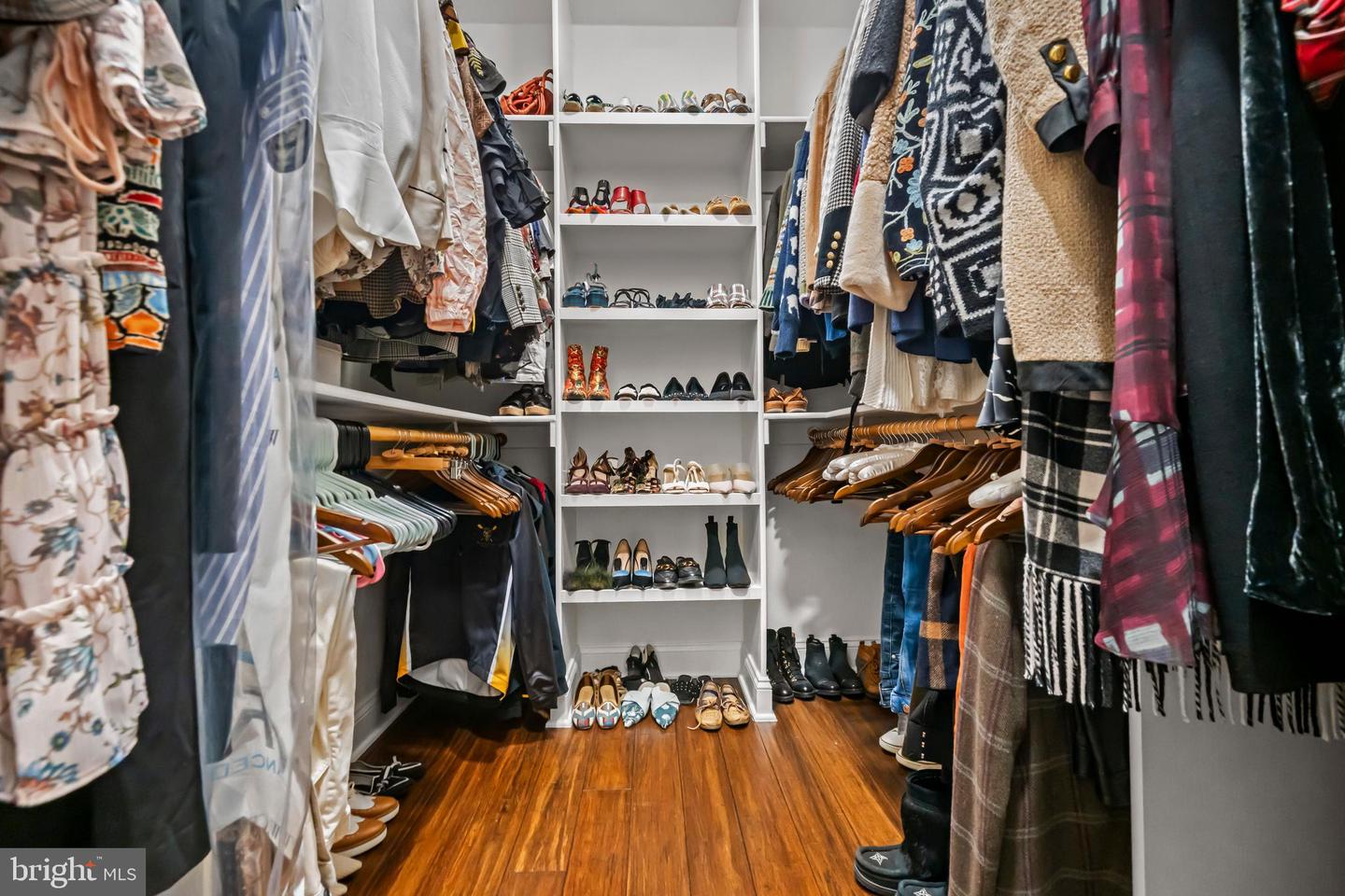 13025 YATES FORD RD, CLIFTON, Virginia 20124, 6 Bedrooms Bedrooms, ,6 BathroomsBathrooms,Residential,For sale,13025 YATES FORD RD,VAFX2269002 MLS # VAFX2269002 13025 YATES FORD RD, CLIFTON, Virginia 20124, 6 Bedrooms Bedrooms, ,6 BathroomsBathrooms,Residential,For sale,13025 YATES FORD RD,VAFX2269002 MLS # VAFX2269002