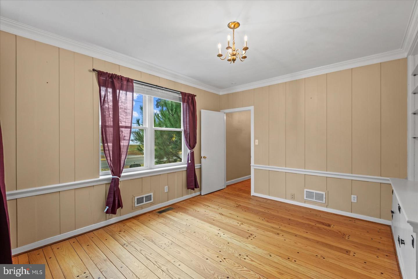 419 S WATER LN, TAPPAHANNOCK, Virginia 22560, 4 Bedrooms Bedrooms, ,2 BathroomsBathrooms,Residential,For sale,419 S WATER LN,VAES2002036 MLS # VAES2002036