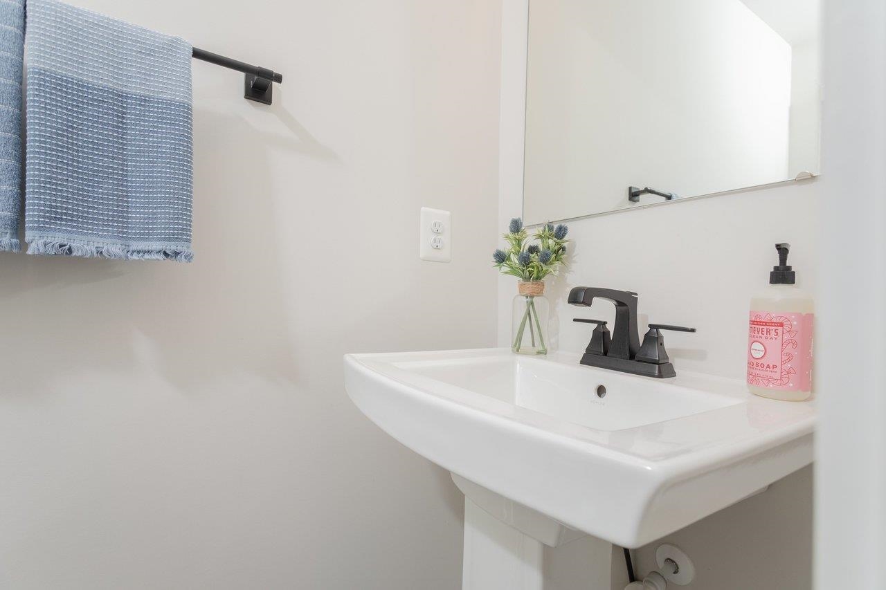 2754 RIDGE HAVEN DR, ROCKINGHAM, Virginia 22801, 4 Bedrooms Bedrooms, ,2 BathroomsBathrooms,Residential,2754 RIDGE HAVEN DR,672140 MLS # 672140