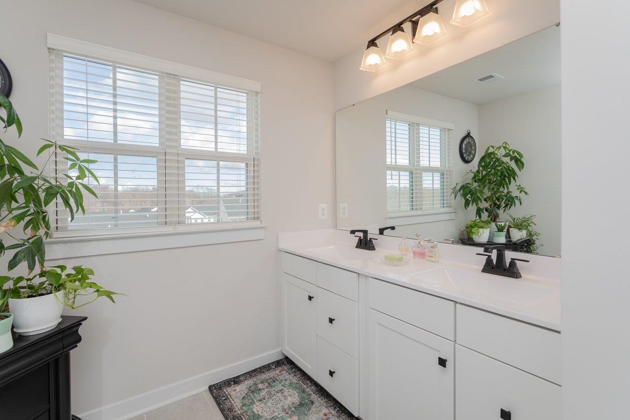 2754 RIDGE HAVEN DR, ROCKINGHAM, Virginia 22801, 4 Bedrooms Bedrooms, ,2 BathroomsBathrooms,Residential,2754 RIDGE HAVEN DR,672140 MLS # 672140