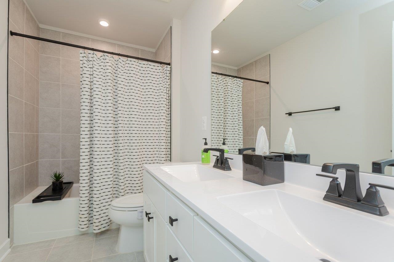 2754 RIDGE HAVEN DR, ROCKINGHAM, Virginia 22801, 4 Bedrooms Bedrooms, ,2 BathroomsBathrooms,Residential,2754 RIDGE HAVEN DR,672140 MLS # 672140