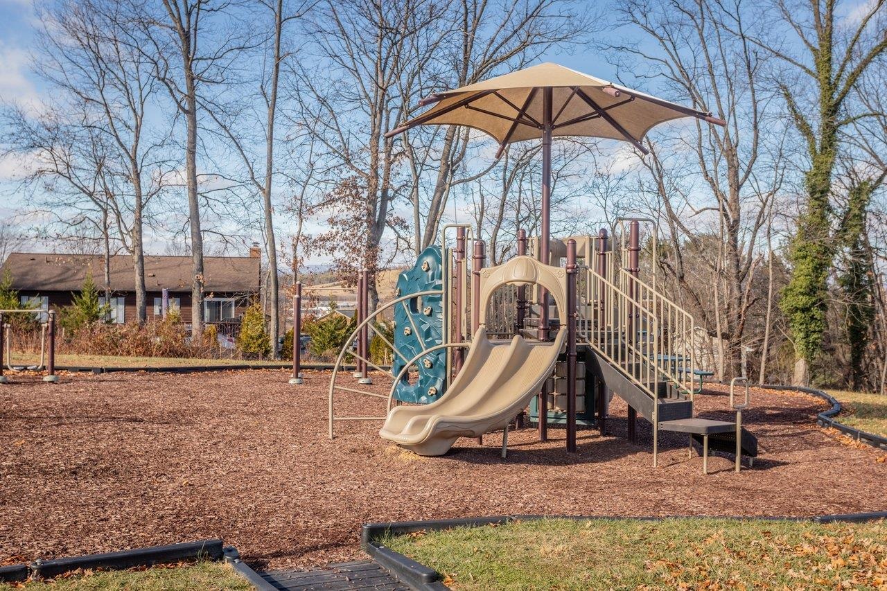 2754 RIDGE HAVEN DR, ROCKINGHAM, Virginia 22801, 4 Bedrooms Bedrooms, ,2 BathroomsBathrooms,Residential,2754 RIDGE HAVEN DR,672140 MLS # 672140