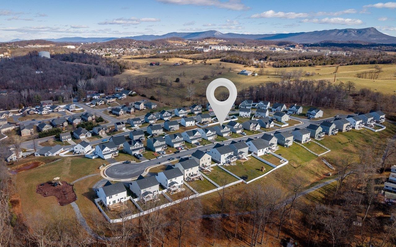 2754 RIDGE HAVEN DR, ROCKINGHAM, Virginia 22801, 4 Bedrooms Bedrooms, ,2 BathroomsBathrooms,Residential,2754 RIDGE HAVEN DR,672140 MLS # 672140