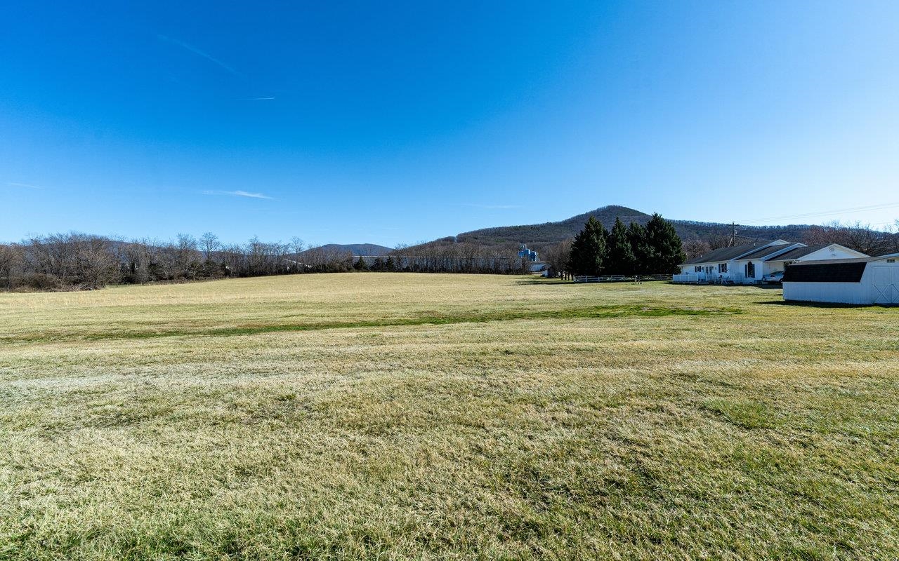 321 HONEYVILLE RD, STANLEY, Virginia 22851, 3 Bedrooms Bedrooms, ,2 BathroomsBathrooms,Residential,321 HONEYVILLE RD,672146 MLS # 672146 321 HONEYVILLE RD, STANLEY, Virginia 22851, 3 Bedrooms Bedrooms, ,2 BathroomsBathrooms,Residential,321 HONEYVILLE RD,672146 MLS # 672146