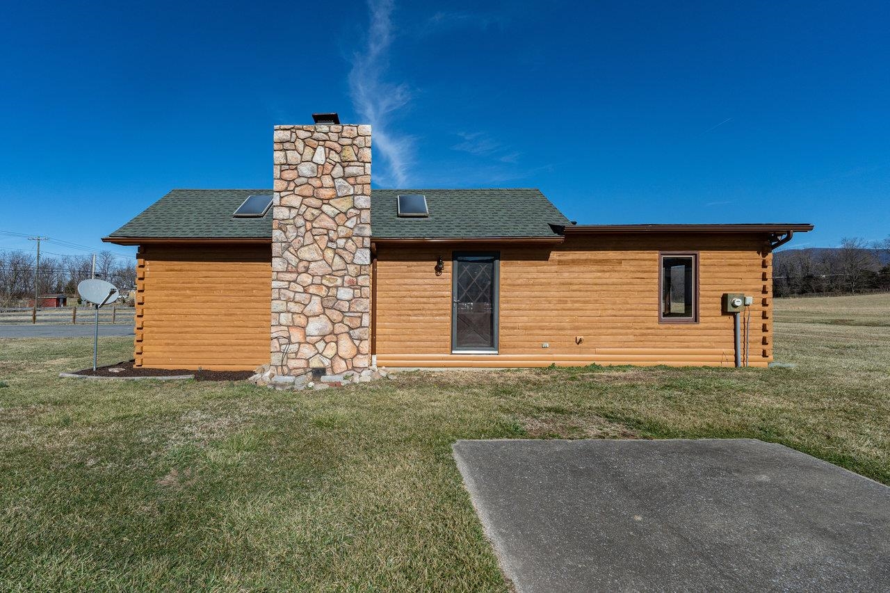 321 HONEYVILLE RD, STANLEY, Virginia 22851, 3 Bedrooms Bedrooms, ,2 BathroomsBathrooms,Residential,321 HONEYVILLE RD,672146 MLS # 672146 321 HONEYVILLE RD, STANLEY, Virginia 22851, 3 Bedrooms Bedrooms, ,2 BathroomsBathrooms,Residential,321 HONEYVILLE RD,672146 MLS # 672146