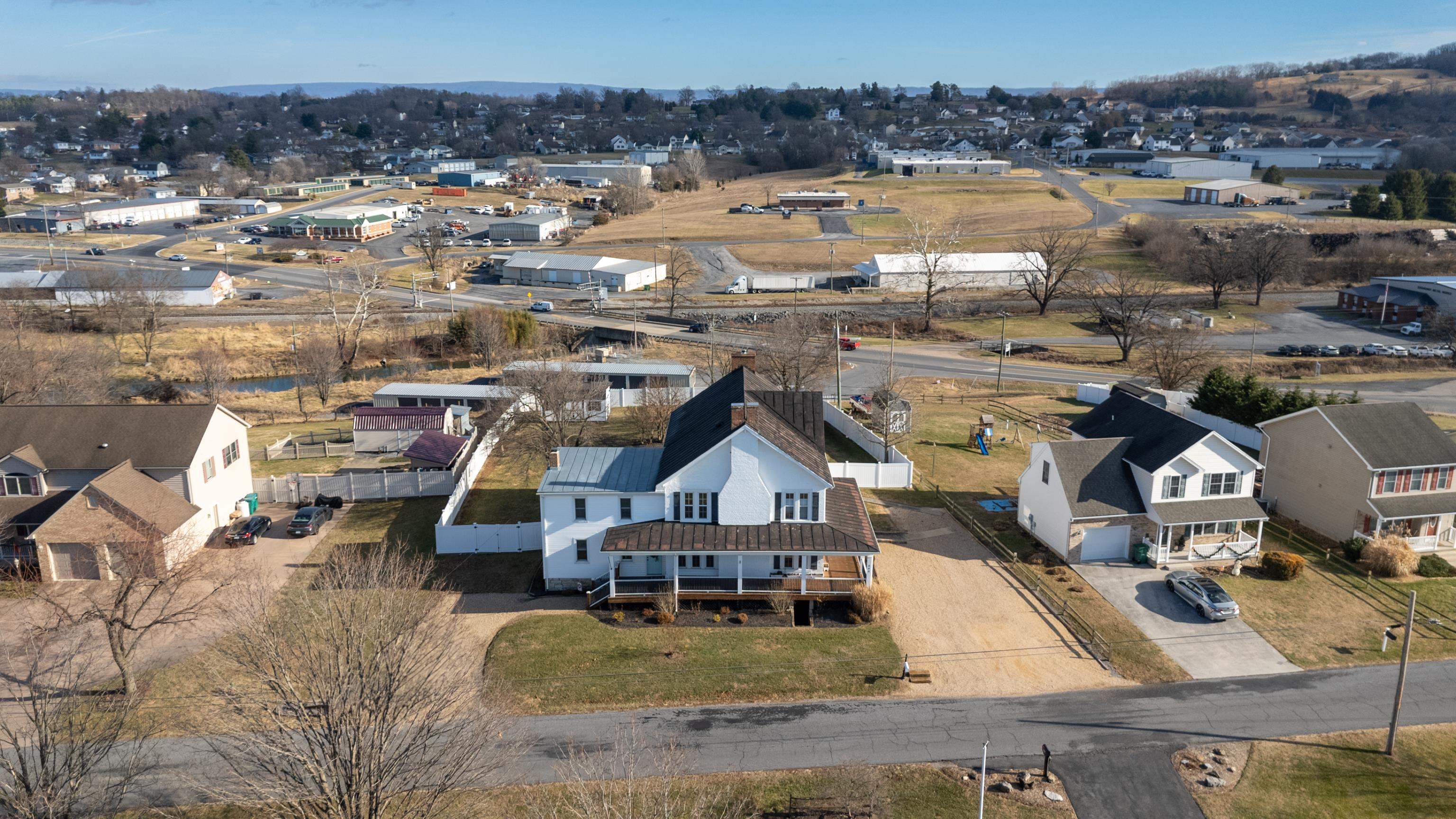 644 EARLY DR, BROADWAY, Virginia 22815, 6 Bedrooms Bedrooms, ,4 BathroomsBathrooms,Residential,644 EARLY DR,672149 MLS # 672149