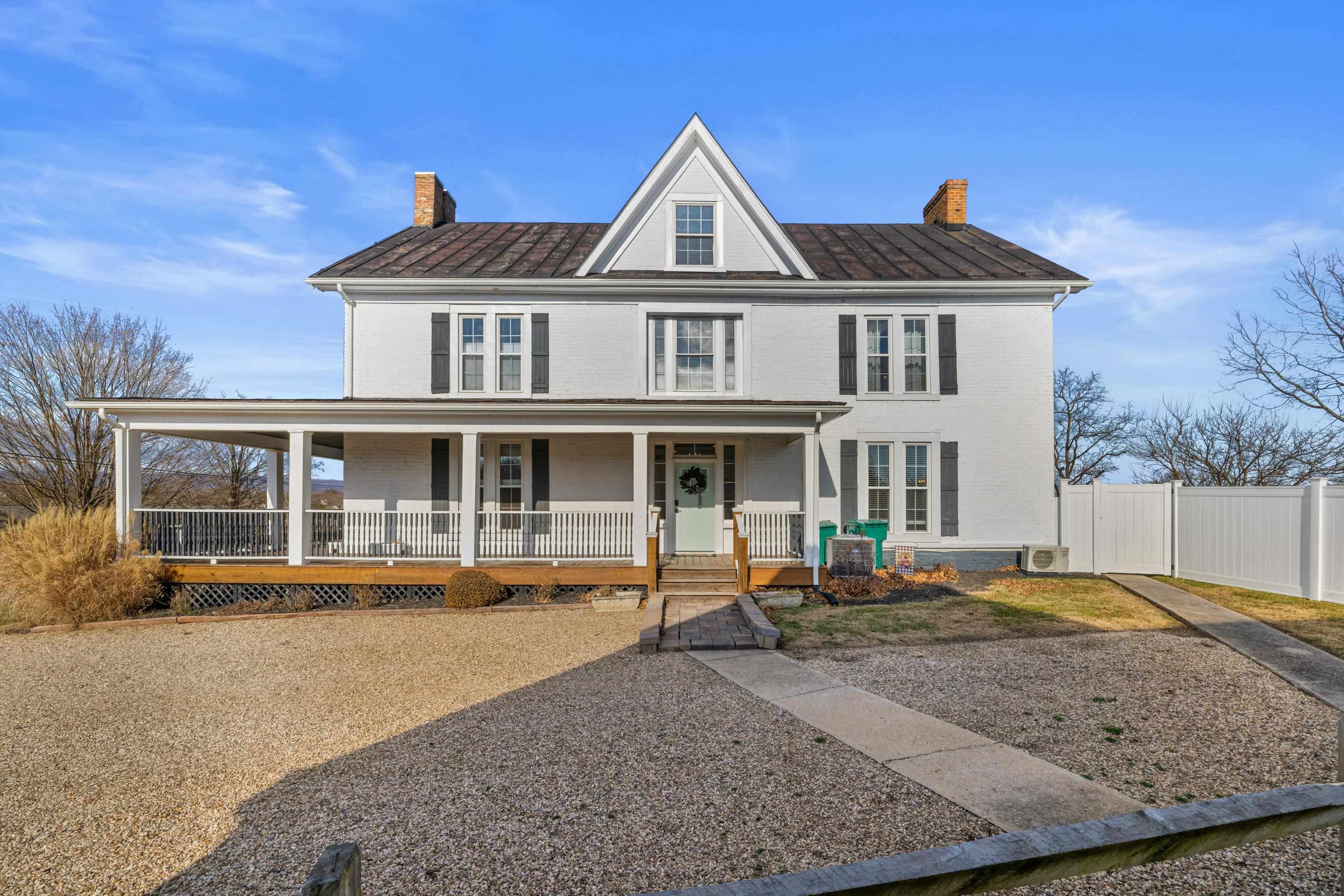 644 EARLY DR, BROADWAY, Virginia 22815, 6 Bedrooms Bedrooms, ,4 BathroomsBathrooms,Residential,644 EARLY DR,672149 MLS # 672149