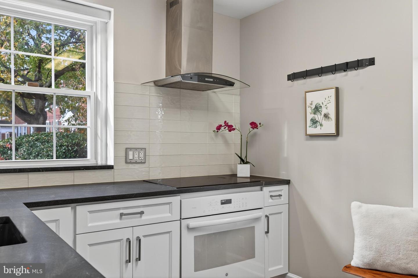 2942 S COLUMBUS ST #A2, ARLINGTON, Virginia 22206, 2 Bedrooms Bedrooms, ,2 BathroomsBathrooms,Residential,For sale,2942 S COLUMBUS ST #A2,VAAX2051268 MLS # VAAX2051268